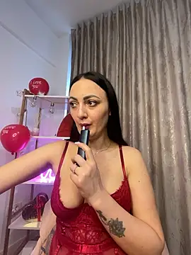 Snapshot of RaisaSalvi chatting on 02/24/26, 10:27 RaisaSalvi online show from 02/24/26, 10:27