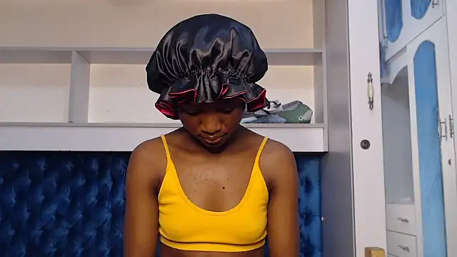 YoungDiva69 online show from 10/26/25, 06:58