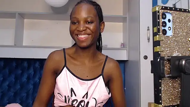 YoungDiva69 online show from 09/18/25, 10:07