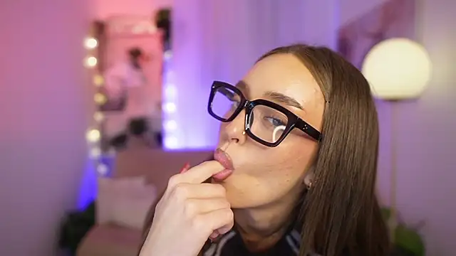 Clara Nia online show from 01/10/26, 07:31