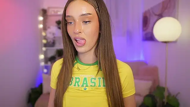 Clara Nia online show from 01/11/26, 07:21