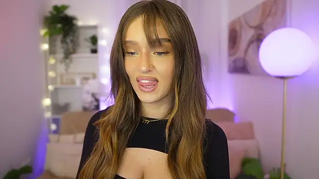 Clara Nia online show from 02/08/26, 07:22