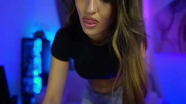 Clara Nia online show from 11/04/25, 07:50