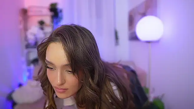 Clara Nia online show from 12/13/25, 08:04