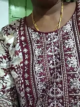 Snapshot of sweety006telugu chatting on 10/19/25, 11:35 sweety006telugu online show from 10/19/25, 11:35