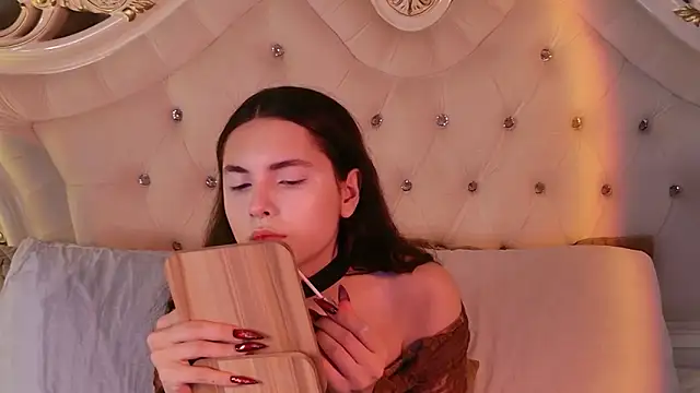 GIGI DAV online show from 11/11/25, 09:09