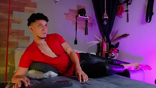 AngeloColleen online show from 11/29/25, 08:42