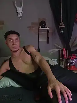 AngeloColleen online show from 12/05/25, 05:33