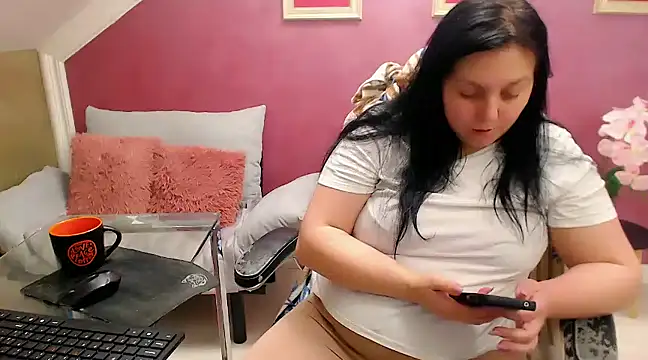 Snapshot of Wetandnaughtyxx chatting on 02/18/25, 11:11 Wetandnaughtyxx online show from 02/18/25, 11:11