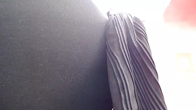 Snapshot of Wetandnaughtyxx chatting on 10/09/25, 10:05 Wetandnaughtyxx online show from 10/09/25, 10:05