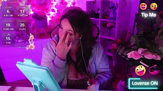 Jinyxx3 online show from 12/04/25, 04:33