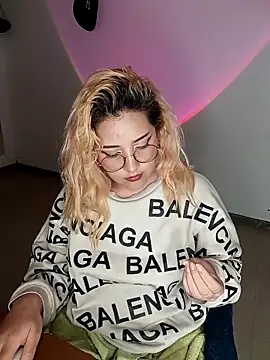 Hinako0Satorii  online show from 02/25/25, 04:03