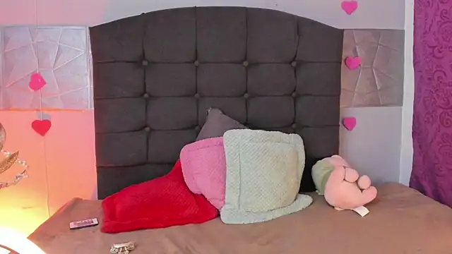 Alice evans lov online show from 03/04/25, 05:21