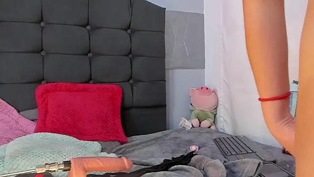 Alice evans lov online show from 03/19/25, 10:33