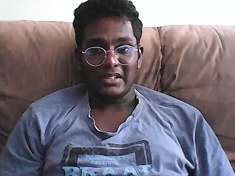 Snapshot of Puffzz chatting on 06/10/26, 10:49 Puffzz online show from 06/10/26, 10:49