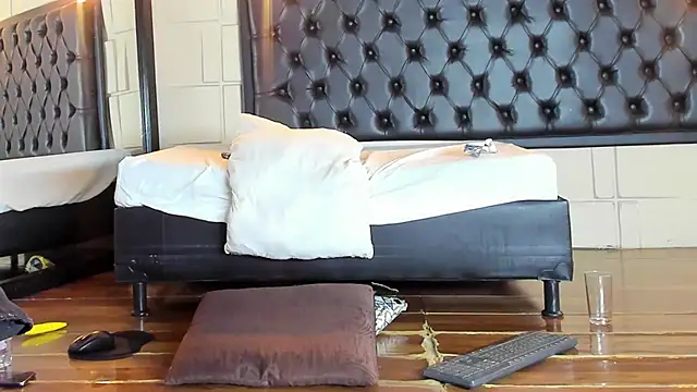 SamanthaMilann online show from 03/22/25, 08:59