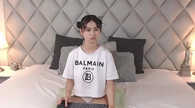 Snapshot of LalyCastro chatting on 02/08/25, 07:16 LalyCastro online show from 02/08/25, 07:16