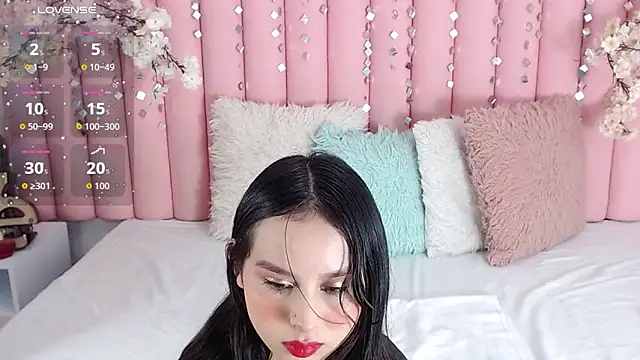 Snapshot of LalyCastro chatting on 11/07/25, 02:43 LalyCastro online show from 11/07/25, 02:43