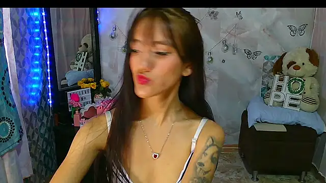 Snapshot of Lya1_ch chatting on 02/26/25, 10:04 Lya1 ch online show from 02/26/25, 10:04
