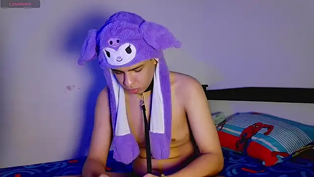 Snapshot of Santiago-Thompson chatting on 02/13/26, 07:25 Santiago-Thompson online show from 02/13/26, 07:25