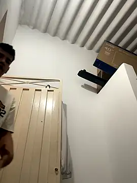 Santiago-Thompson online show from 12/17/25, 06:13