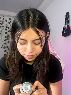 LiLy kIndly online show from 12/17/25, 09:31