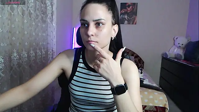 Kriss brunette 5 online show from 11/27/25, 09:10