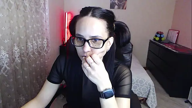 Kriss brunette 5 online show from 02/19/26, 08:22