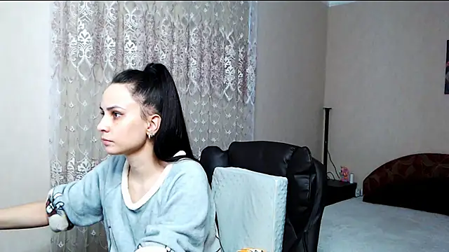 Kriss brunette 5 online show from 03/26/26, 03:10