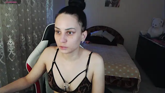 Kriss brunette 5 online show from 12/05/25, 08:02