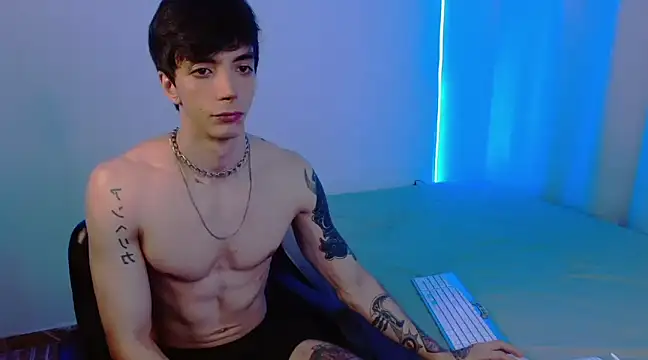 Snapshot of H3ll_B0I chatting on 02/12/25, 07:13 H3ll B0I online show from 02/12/25, 07:13