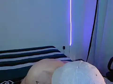 Snapshot of H3ll_B0I chatting on 01/30/25, 08:21 H3ll B0I online show from 01/30/25, 08:21