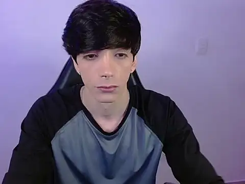 Snapshot of H3ll_B0I chatting on 01/06/26, 03:54 H3ll B0I online show from 01/06/26, 03:54