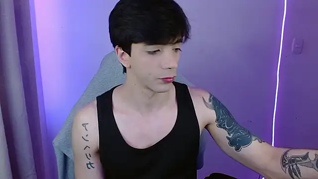 H3ll B0I online show from 04/23/26, 02:40
