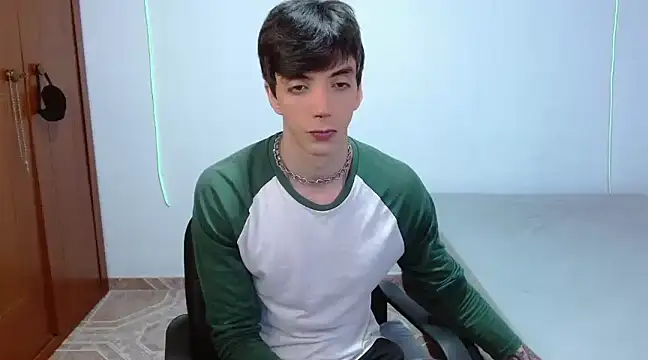 Snapshot of H3ll_B0I chatting on 02/18/25, 11:19 H3ll B0I online show from 02/18/25, 11:19