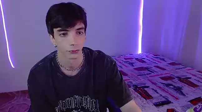 Snapshot of H3ll_B0I chatting on 02/06/25, 05:03 H3ll B0I online show from 02/06/25, 05:03