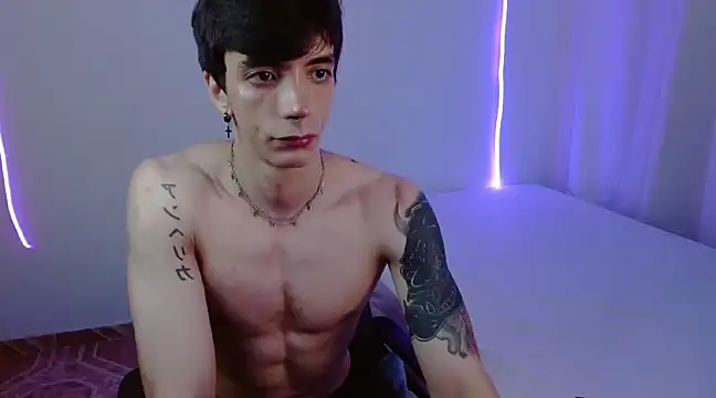 Snapshot of H3ll_B0I chatting on 02/08/25, 06:22 H3ll B0I online show from 02/08/25, 06:22