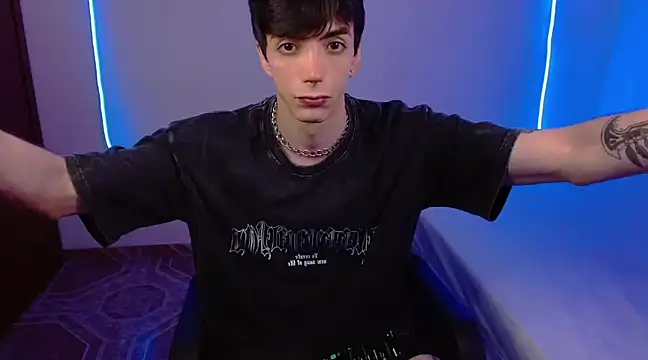 Snapshot of H3ll_B0I chatting on 02/26/25, 04:19 H3ll B0I online show from 02/26/25, 04:19