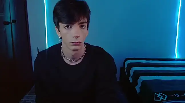 Snapshot of H3ll_B0I chatting on 03/01/25, 02:48 H3ll B0I online show from 03/01/25, 02:48