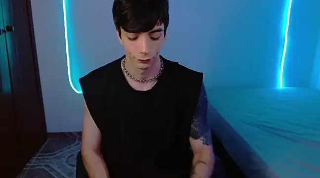 Snapshot of H3ll_B0I chatting on 02/25/25, 04:35 H3ll B0I online show from 02/25/25, 04:35