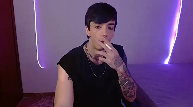 Snapshot of H3ll_B0I chatting on 02/23/25, 07:00 H3ll B0I online show from 02/23/25, 07:00