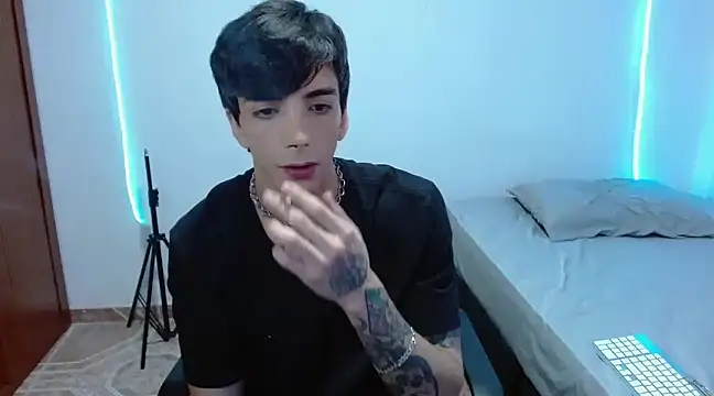 Snapshot of H3ll_B0I chatting on 03/10/25, 05:33 H3ll B0I online show from 03/10/25, 05:33