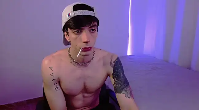 Snapshot of H3ll_B0I chatting on 02/14/25, 07:49 H3ll B0I online show from 02/14/25, 07:49