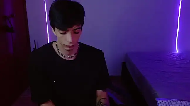 Snapshot of H3ll_B0I chatting on 03/11/25, 06:41 H3ll B0I online show from 03/11/25, 06:41