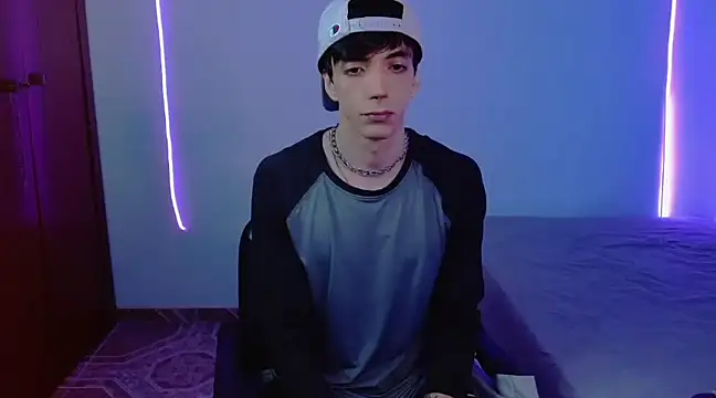 Snapshot of H3ll_B0I chatting on 02/17/25, 11:22 H3ll B0I online show from 02/17/25, 11:22