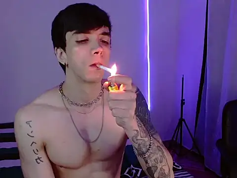 Snapshot of H3ll_B0I chatting on 01/30/25, 08:32 H3ll B0I online show from 01/30/25, 08:32