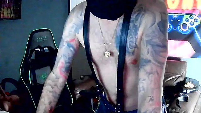 HuffedAdvocate online show from 11/18/25, 07:17
