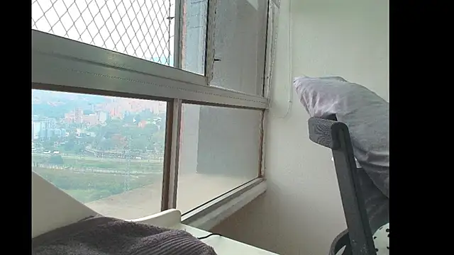 Snapshot of Alaiapink chatting on 02/19/26, 12:13 Alaiapink online show from 02/19/26, 12:13