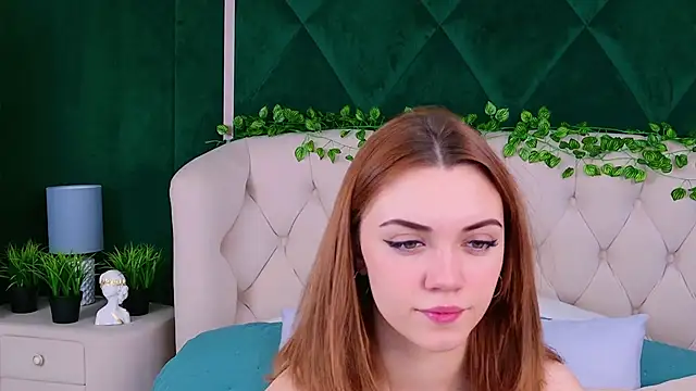Snapshot of Ariadna_Holder chatting on 03/15/25, 01:40 Ariadna Holder online show from 03/15/25, 01:40