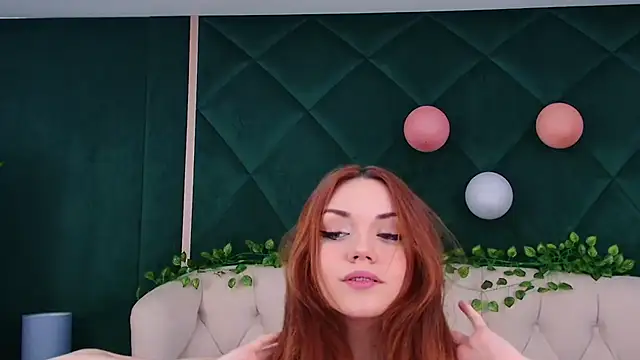 Snapshot of Ariadna_Holder chatting on 02/15/25, 08:00 Ariadna Holder online show from 02/15/25, 08:00